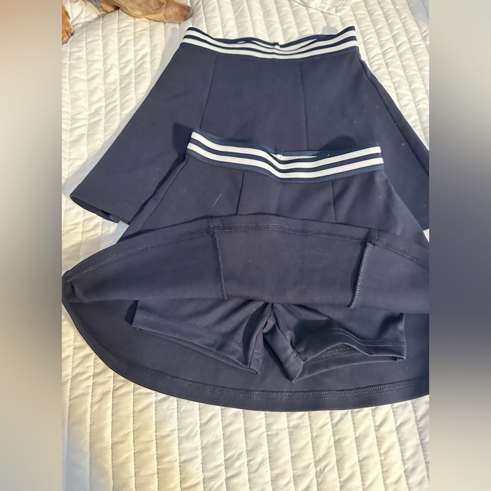 Girls Navy skorts. Size 6 French Toast